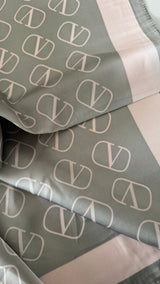 Leonard Neck Scarf