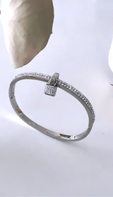 Nia Bangle
