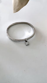 Nia Bangle