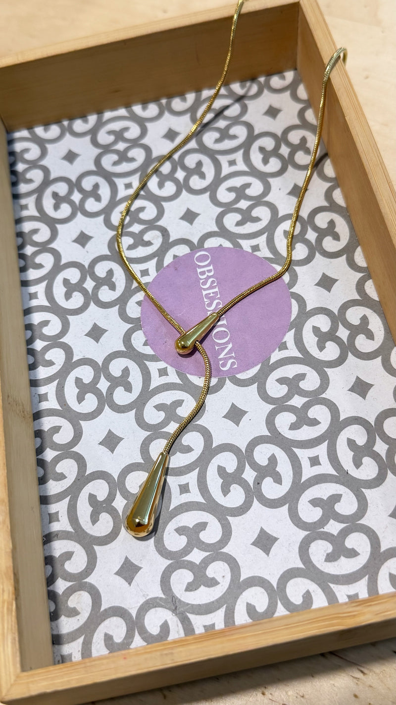 Holly Necklace