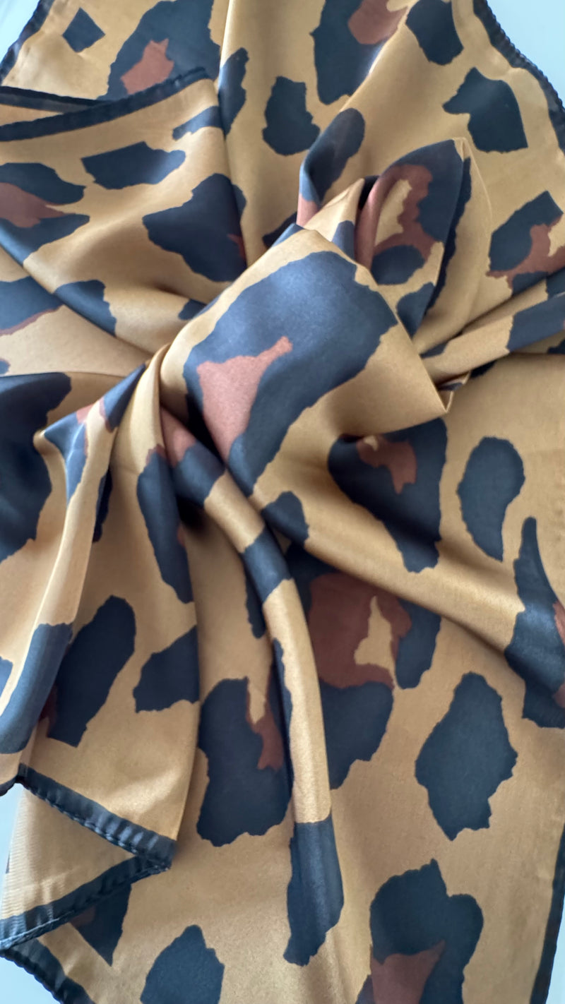 Claudia Neck Scarf