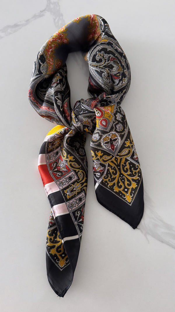 Carvelle Neck Scarf