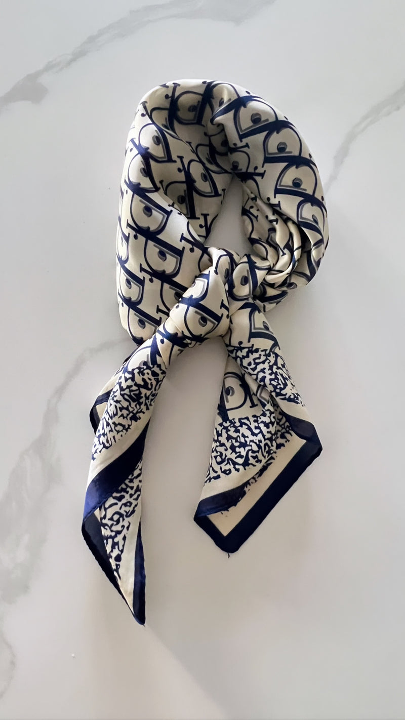 Rubin Neck Scarf